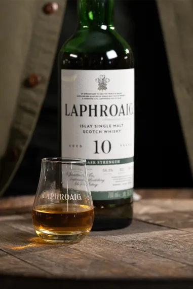 Càirdeas 2026 French Oak Scotch Whisky | Laphroaig